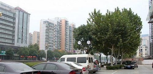 Jiujiang Bonnie Express Business Hotel Bagian luar foto